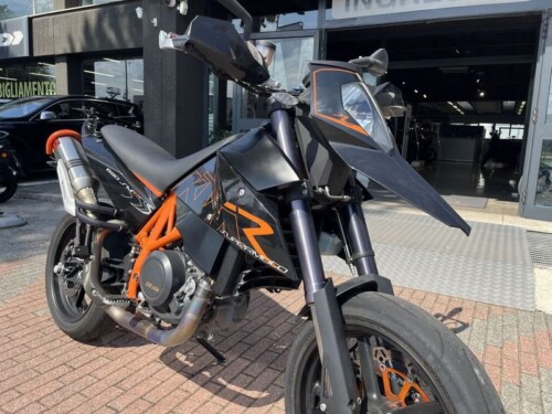 KTM 690 Supermoto - immagine 4