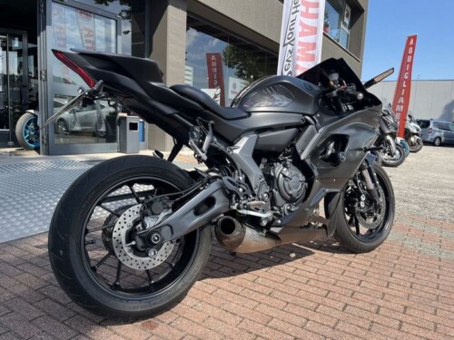 Yamaha YZF R7 - immagine 7