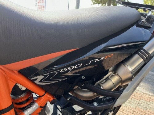 KTM 690 Supermoto - immagine 9