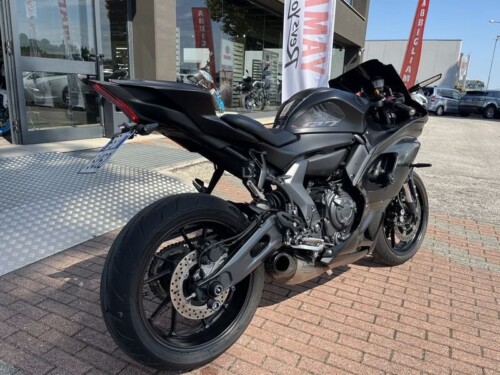 Yamaha YZF R7 - immagine 5