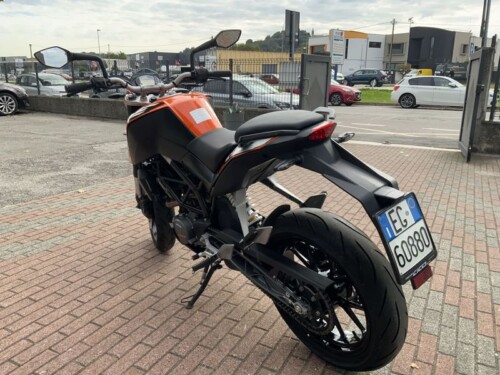 KTM 125 Duke - immagine 4