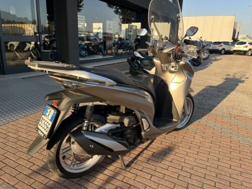 Honda SH 350 - immagine 8