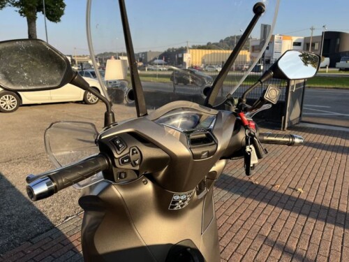 Honda SH 350 - immagine 10