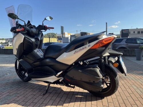 Yamaha X-Max 300 - immagine 14
