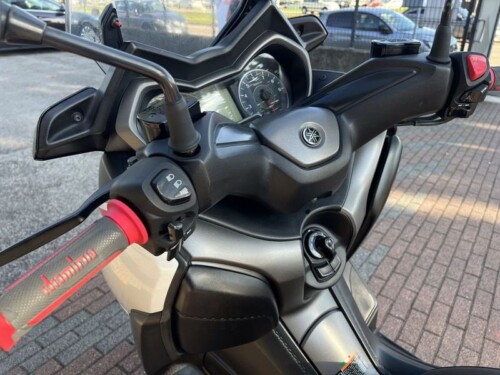 Yamaha X-Max 300 - immagine 13