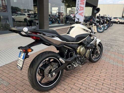 Yamaha XJ6 - immagine 8