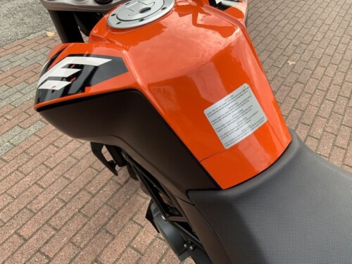 KTM 125 Duke - immagine 5