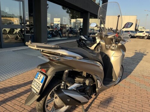 Honda SH 350 - immagine 9