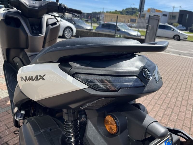 Yamaha Nmax 125 Scooter 125 patente B KM0 - immagine 5