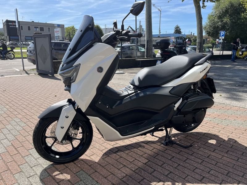 Yamaha Nmax 125 Scooter 125 patente B KM0 - immagine 9