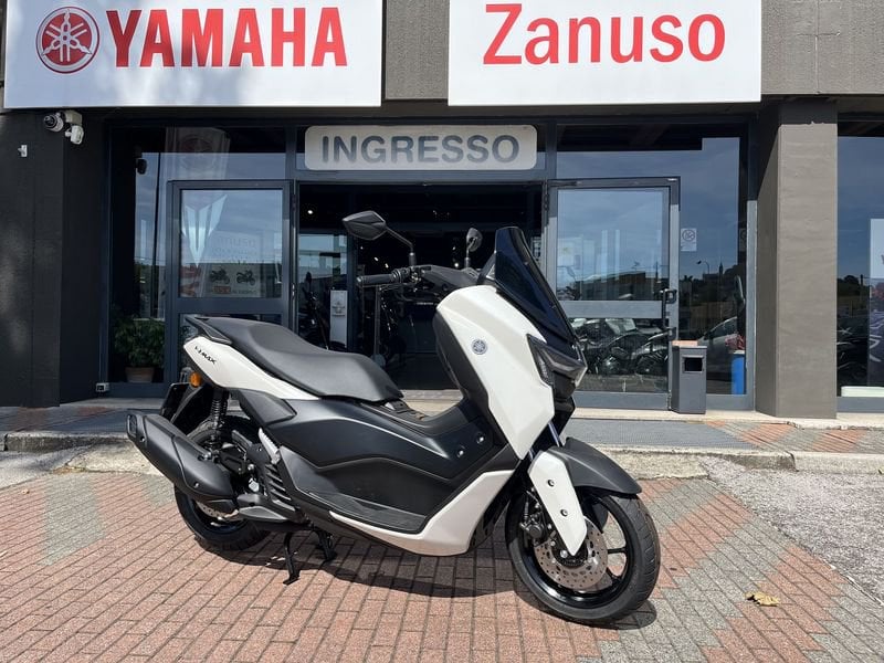Yamaha Nmax 125 Scooter 125 patente B KM0