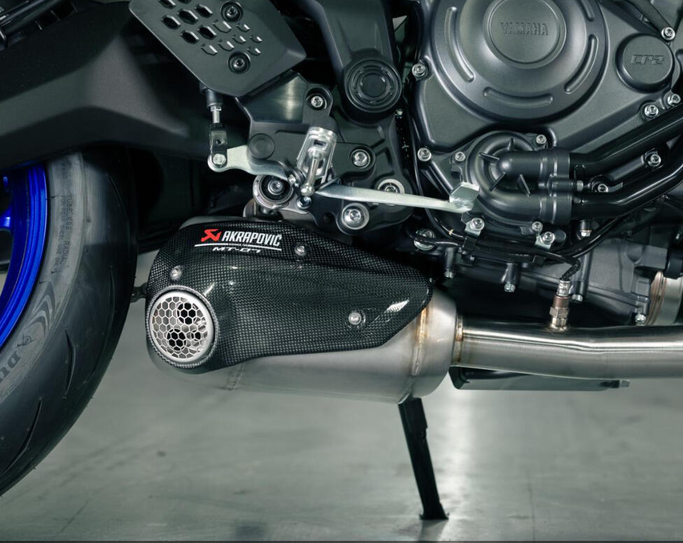 MT-07 Sistema di scarico completo Akrapovič - immagine 2
